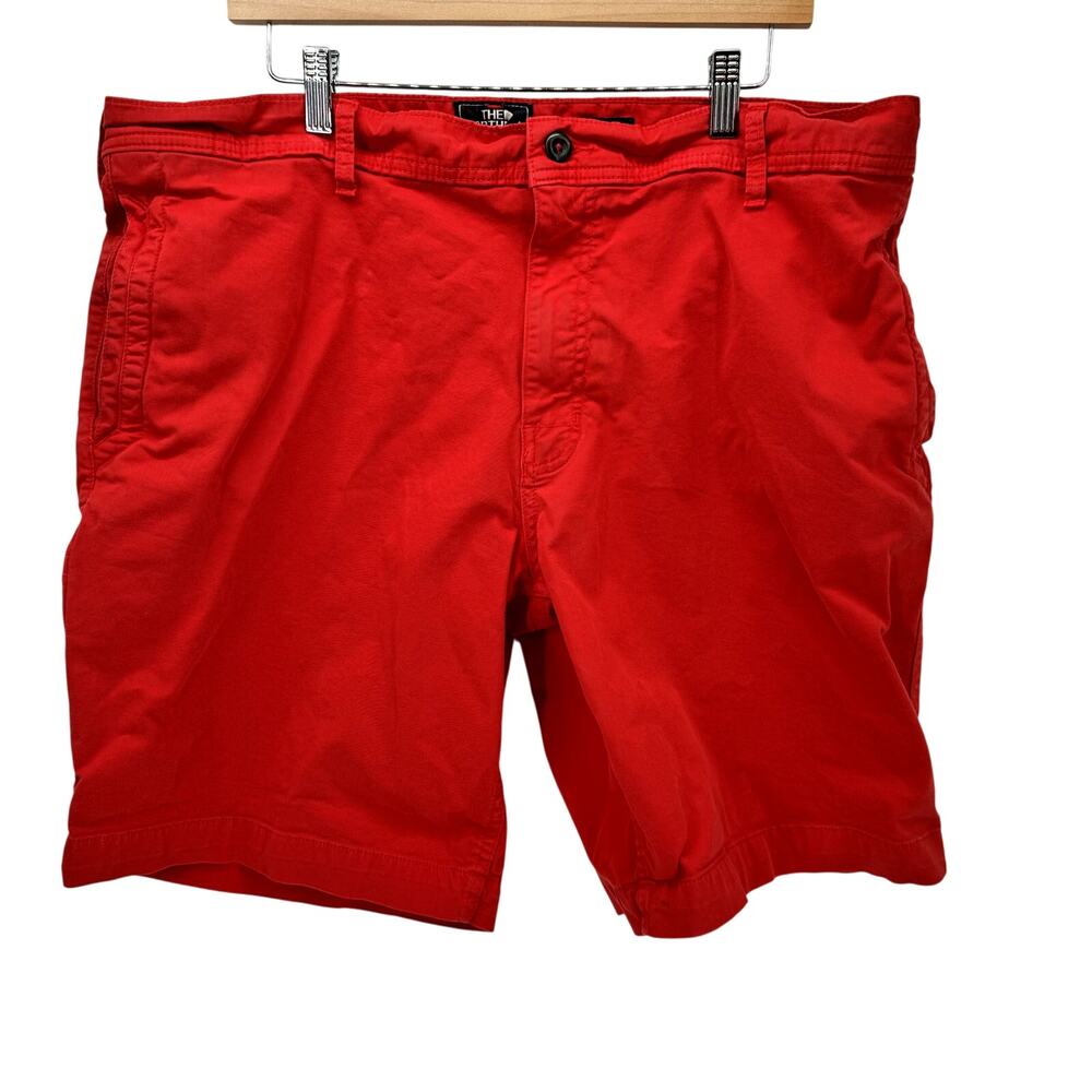 The North Face Shorts Mens 40 (40x9.5 ACTUAL) Red Chino Classic‎ + Pockets - Picture 2 of 7